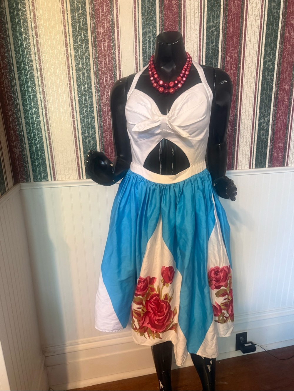 Pinup Couture Jenny floral rose L like new!